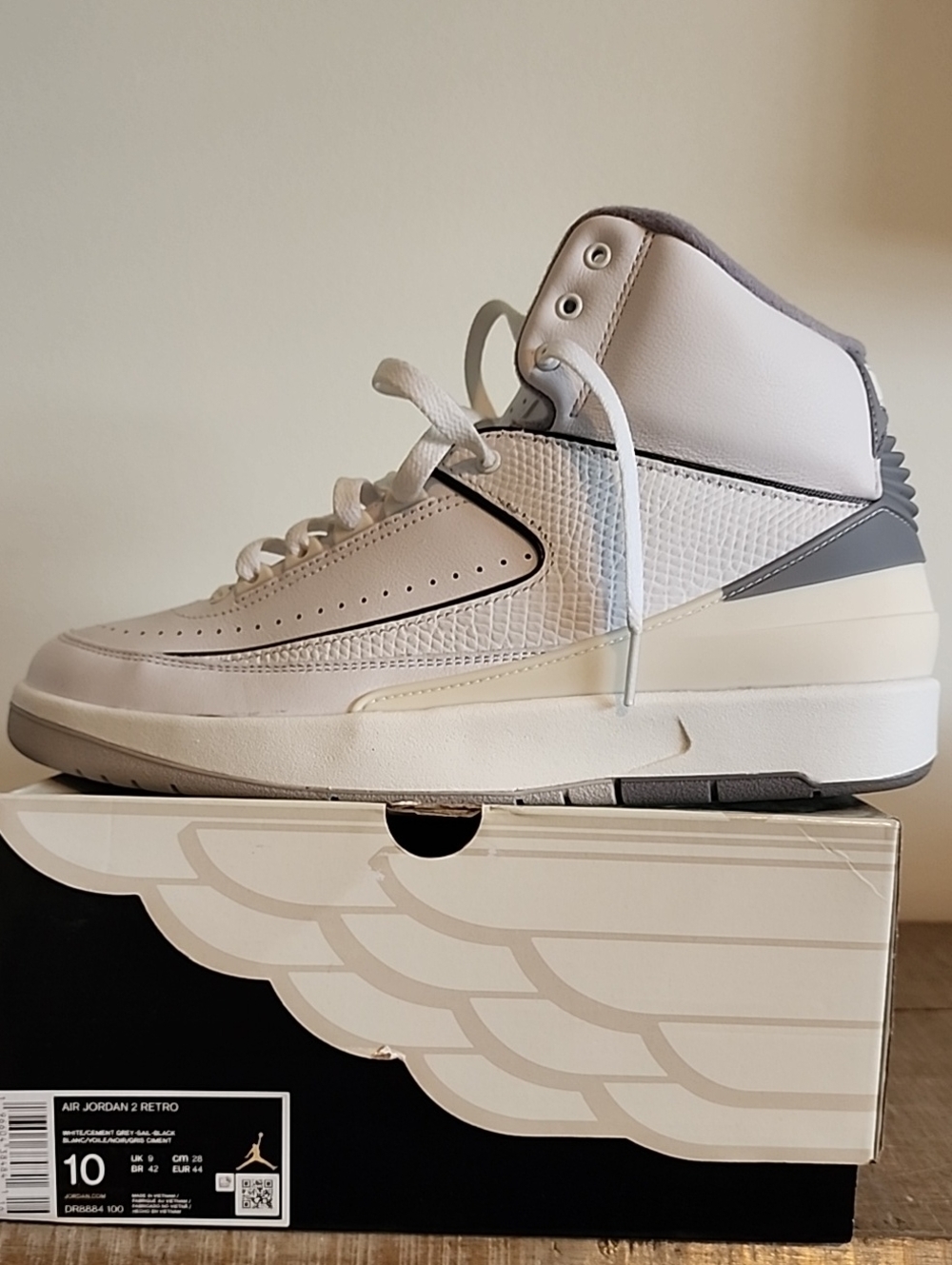 Jordan 2 Retro White Gray